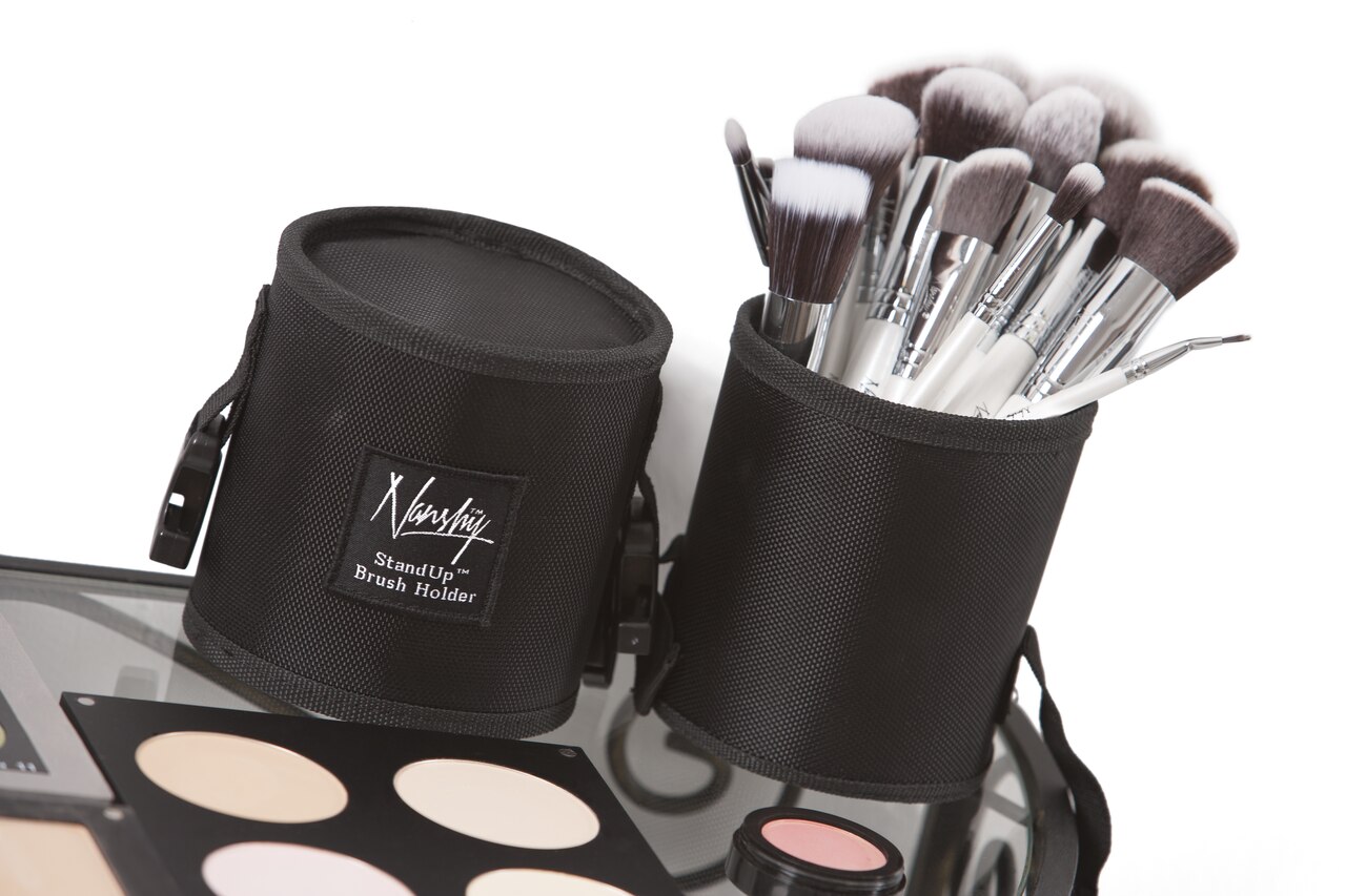 makeup brushes (foto: DamianKrzyzanowski / CC BY-SA 4.0, Wikimedia Commons)