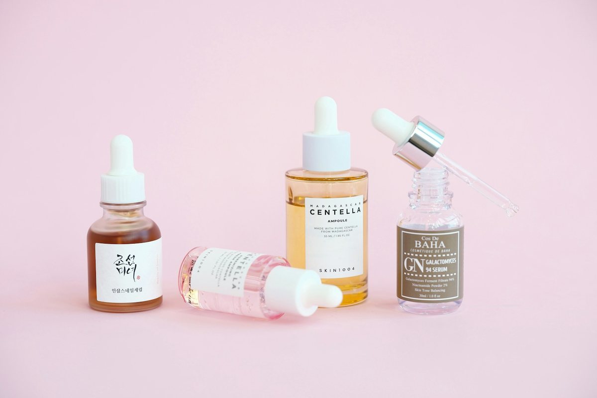 Koreanische Hautpflege (K-Beauty): Die 10-Schritte-Routine Erklaert